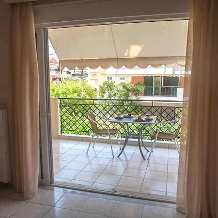 K Downtown & شقة Lefkáda